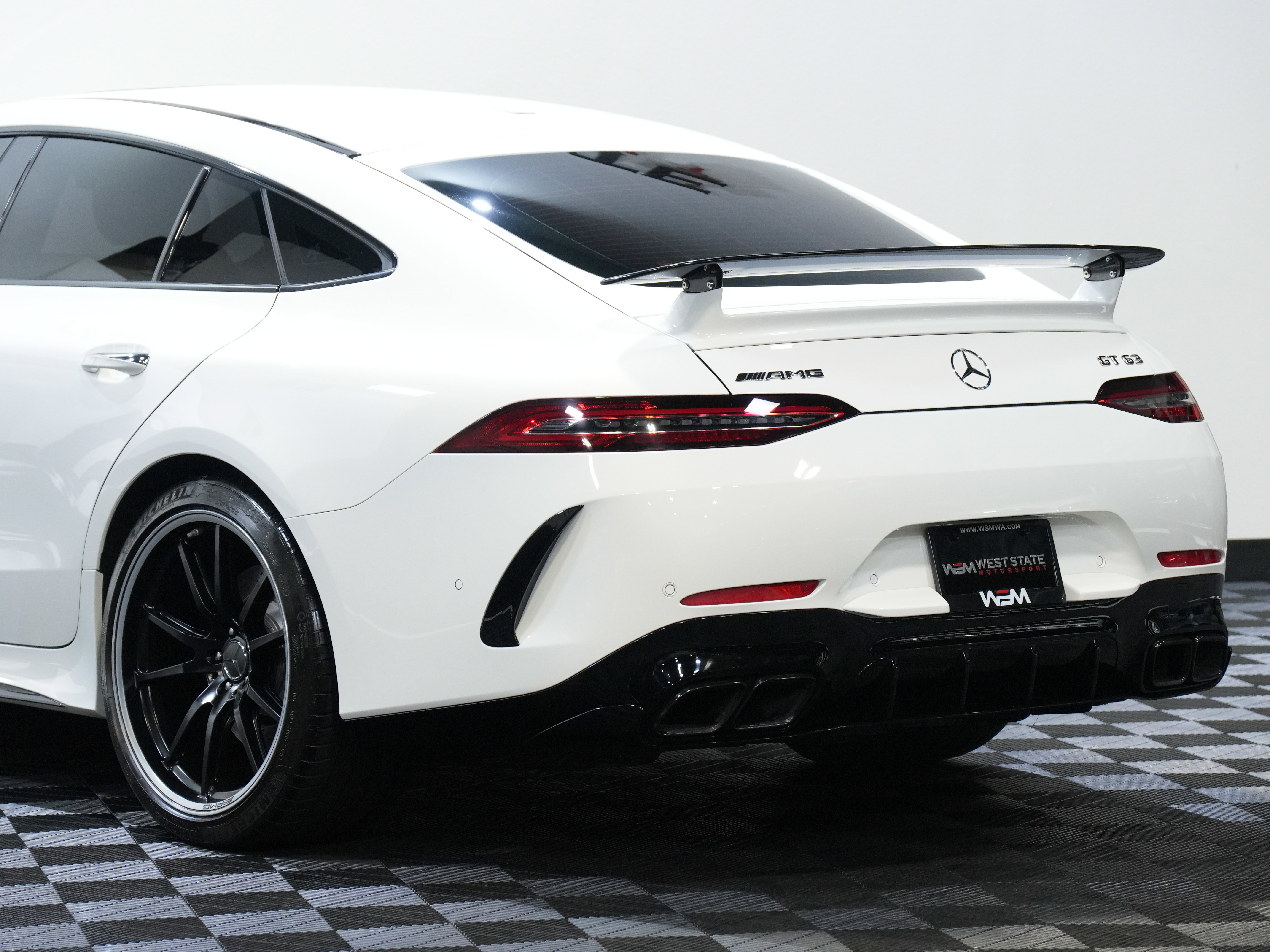Used 2019 Mercedes-Benz AMG GT 63 w/ AMG Aerodynamics Package image 17