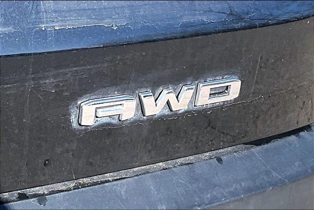 Used 2023 GMC Acadia SLT AWD/4WD image 23