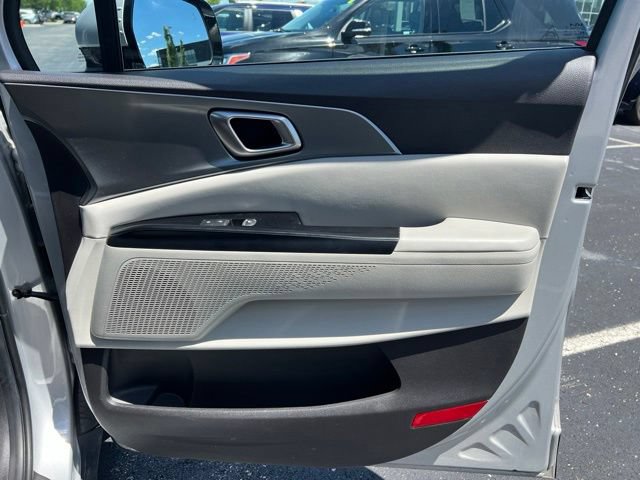 Certified 2022 Kia Carnival LX FWD image 32