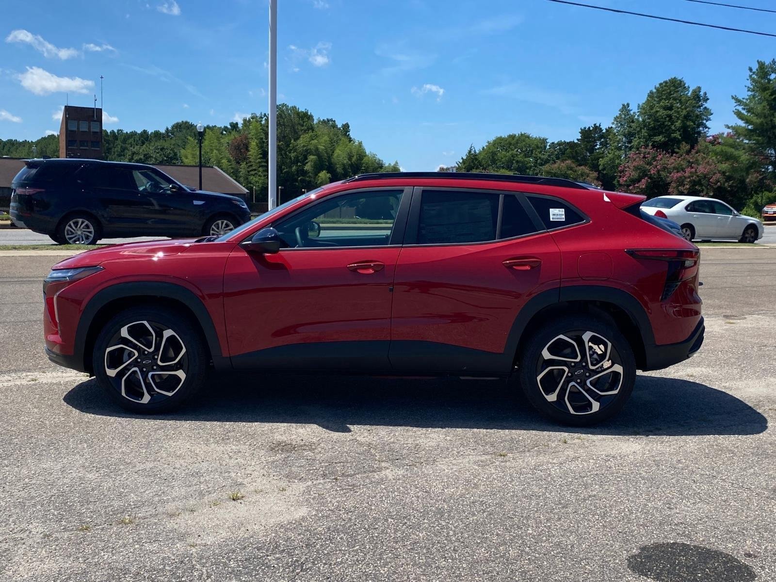 New 2026 Chevrolet Trax RS w/ Sunroof Package FWD image 2