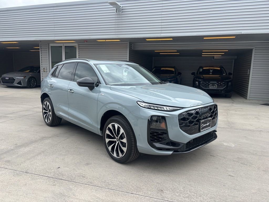New 2026 Audi Q3 quattro 2.0T AWD/4WD image 3