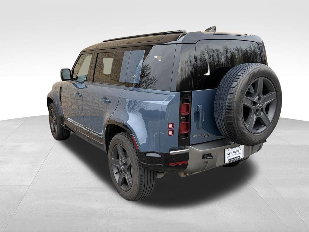 Certified 2023 Land Rover Defender 110 X-Dynamic SE image 6