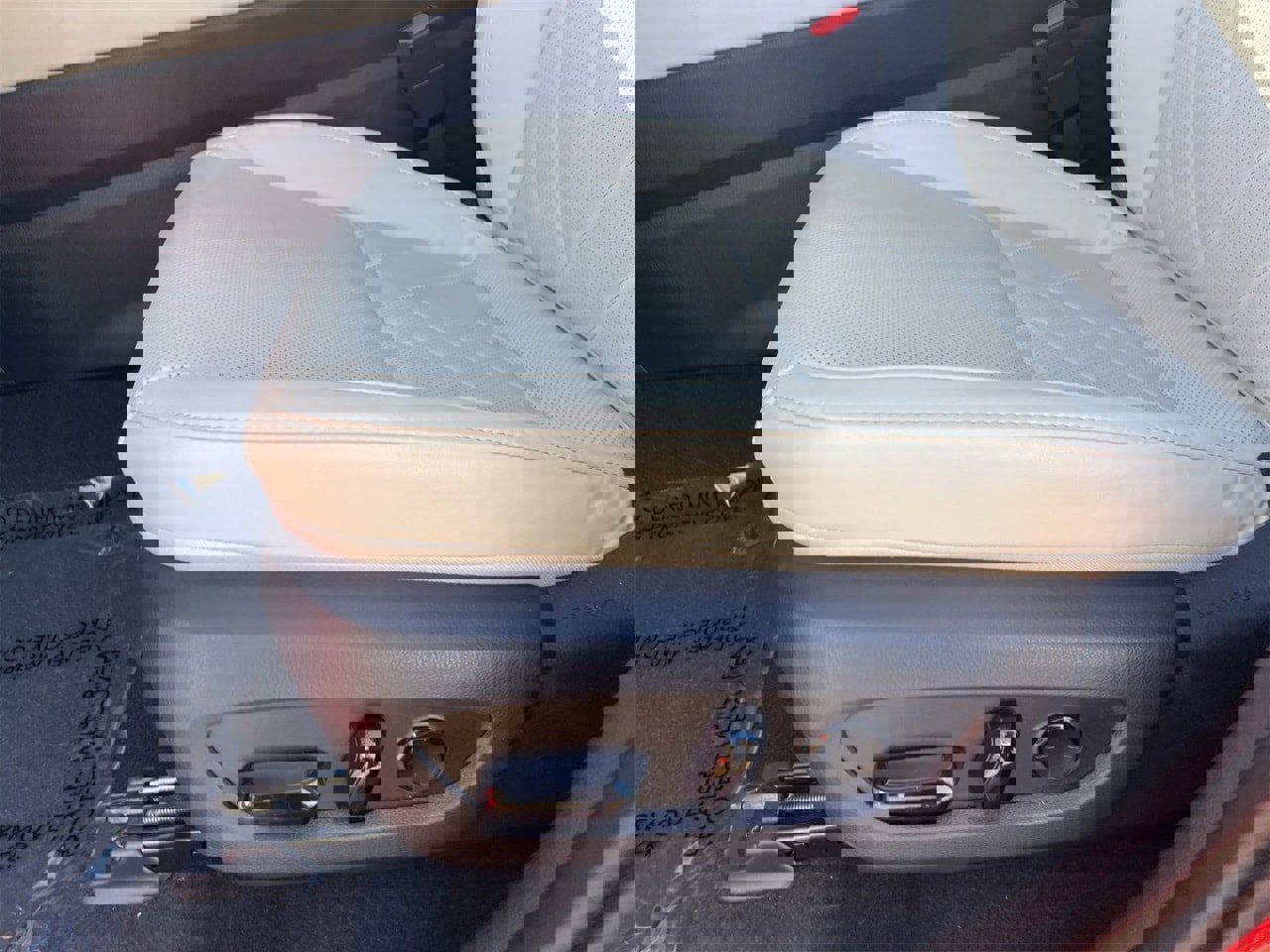 Used 2025 Lexus NX 300h AWD w/ Luxury Package image 19