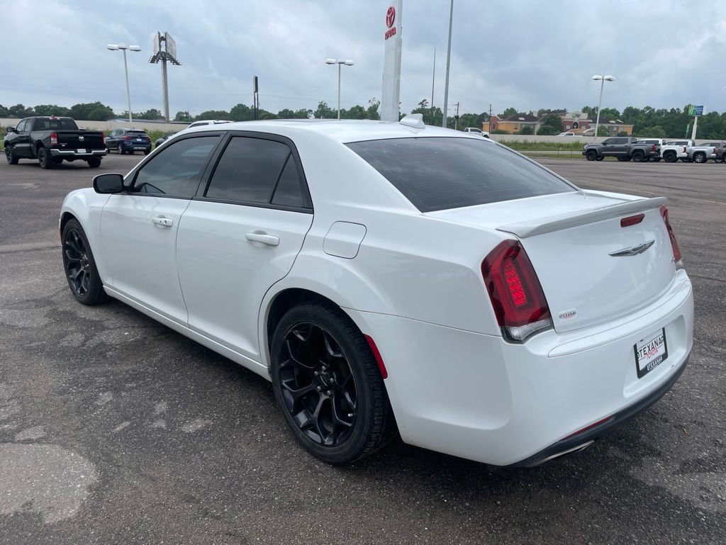 Used 2019 Chrysler 300 S RWD image 10