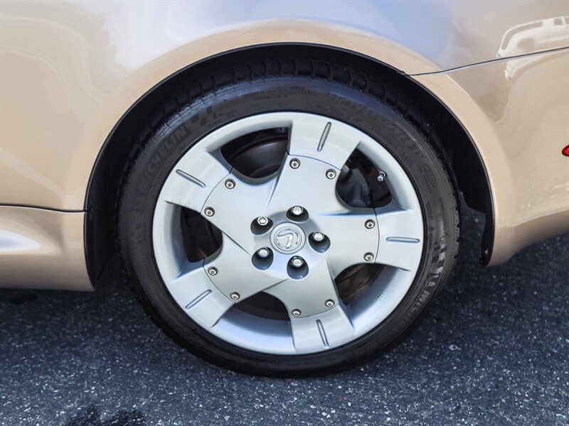 Used 2005 Lexus SC 430 Convertible w/ Preferred Accessory Pkg RWD image 14
