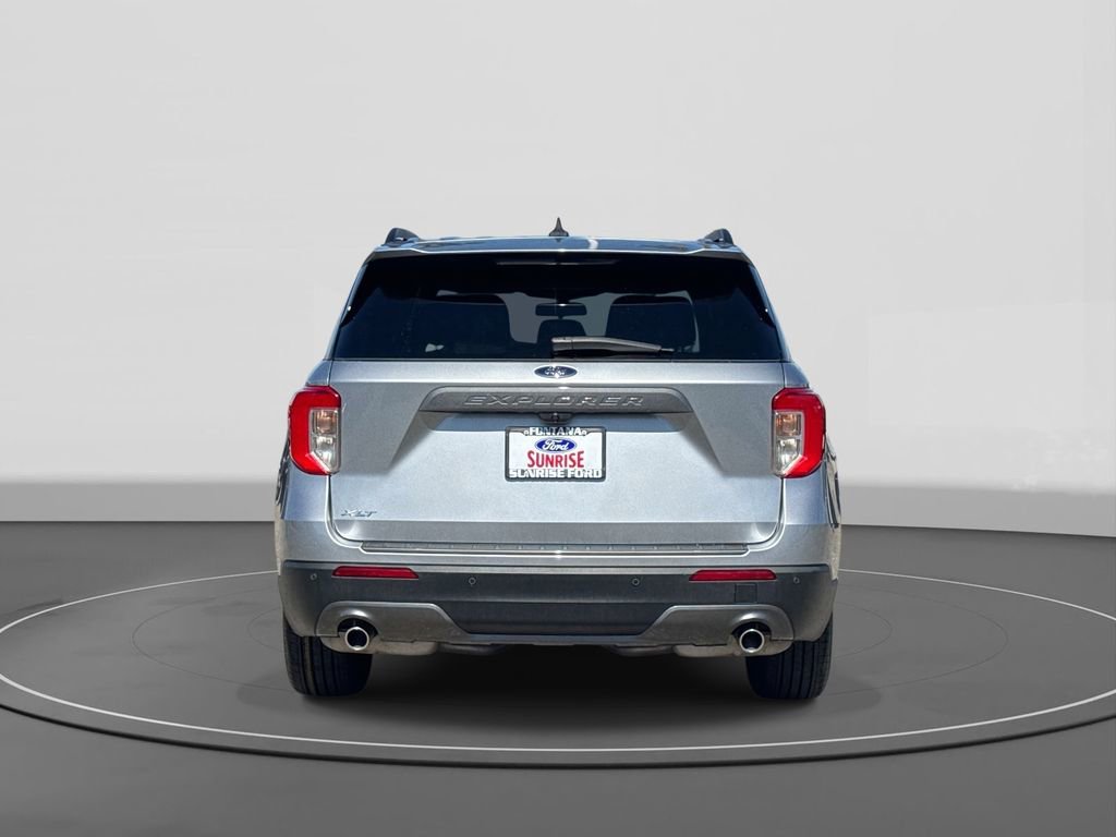 Certified 2023 Ford Explorer XLT w/ Equipment Group 202A image 5