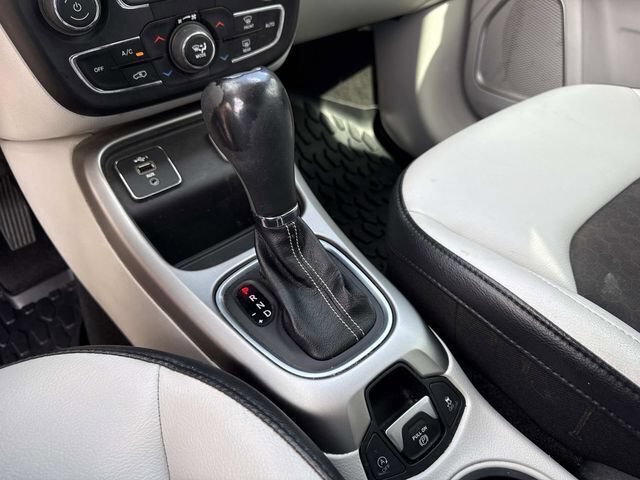 Used 2020 Jeep Compass Latitude FWD image 27