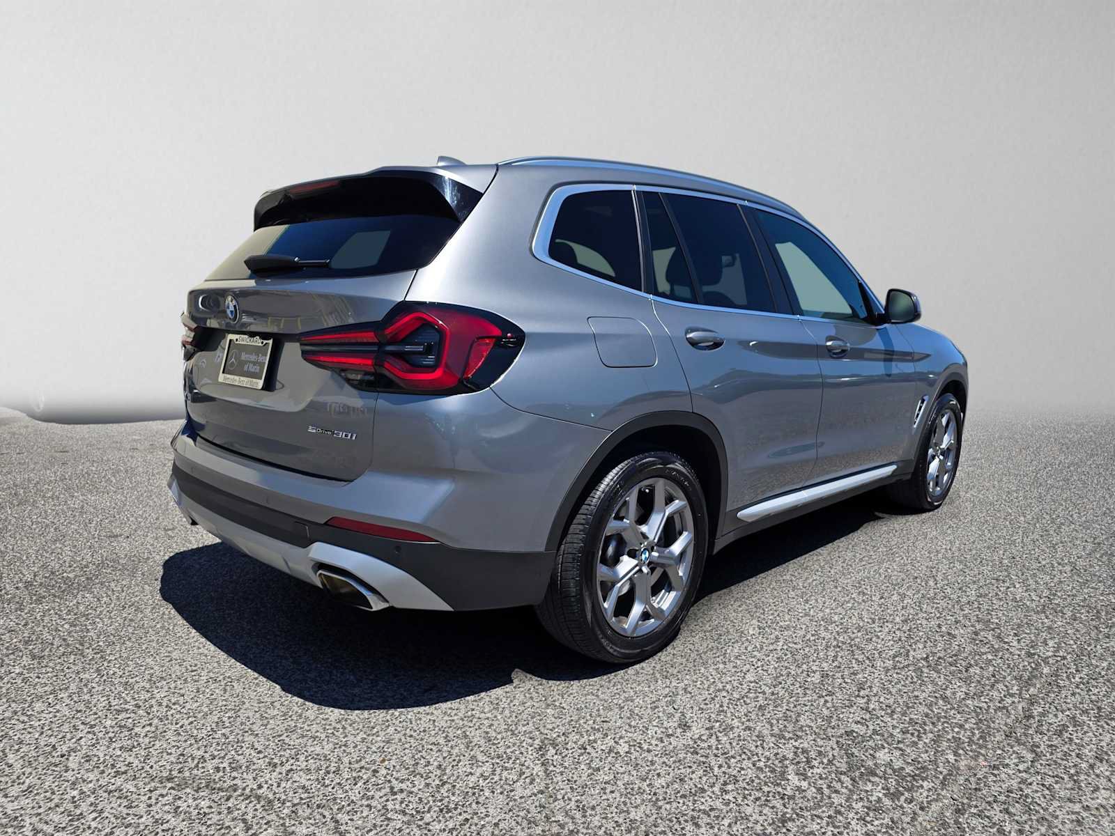 Used 2024 BMW X3 sDrive30i w/ Convenience Package RWD image 3