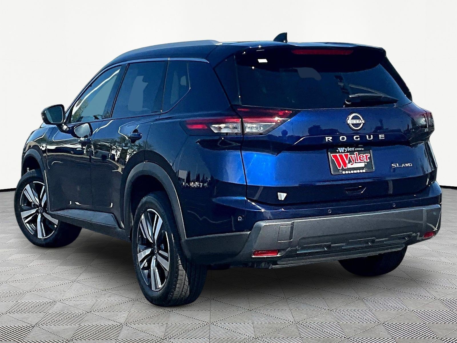 Used 2026 Nissan Rogue SL AWD/4WD image 4