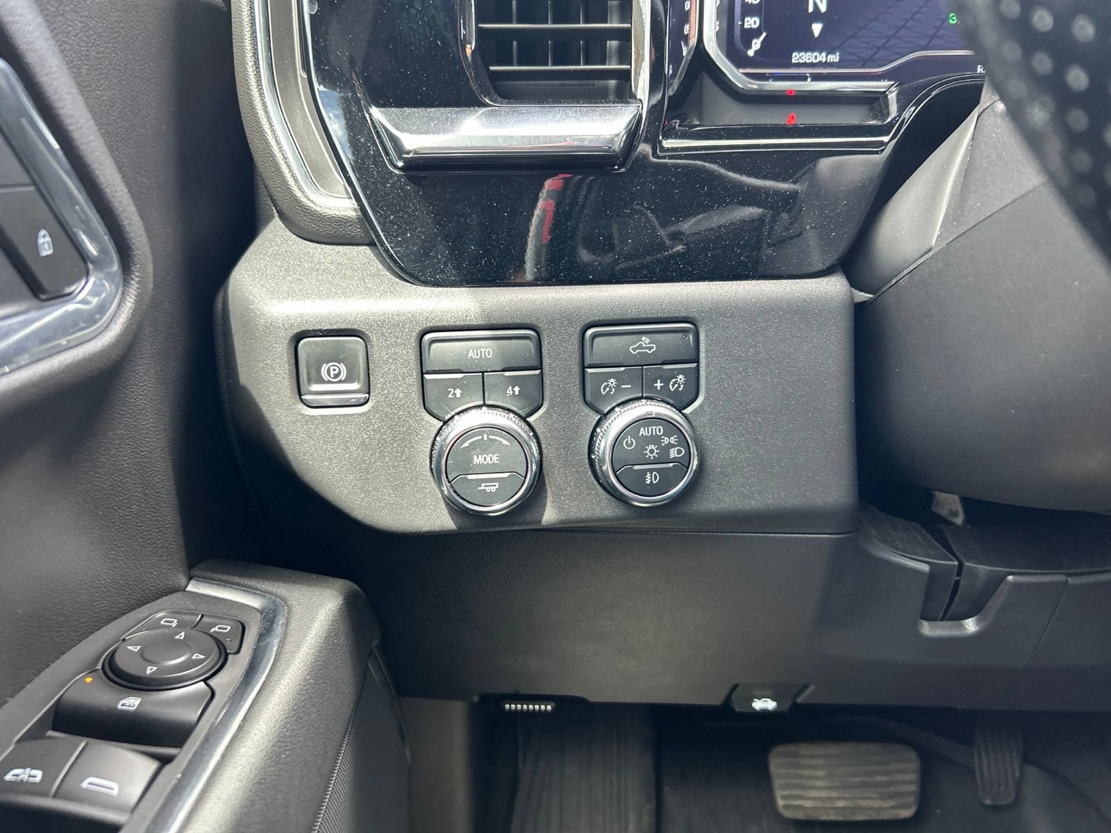 Used 2025 GMC Sierra 1500 Elevation AWD/4WD image 16
