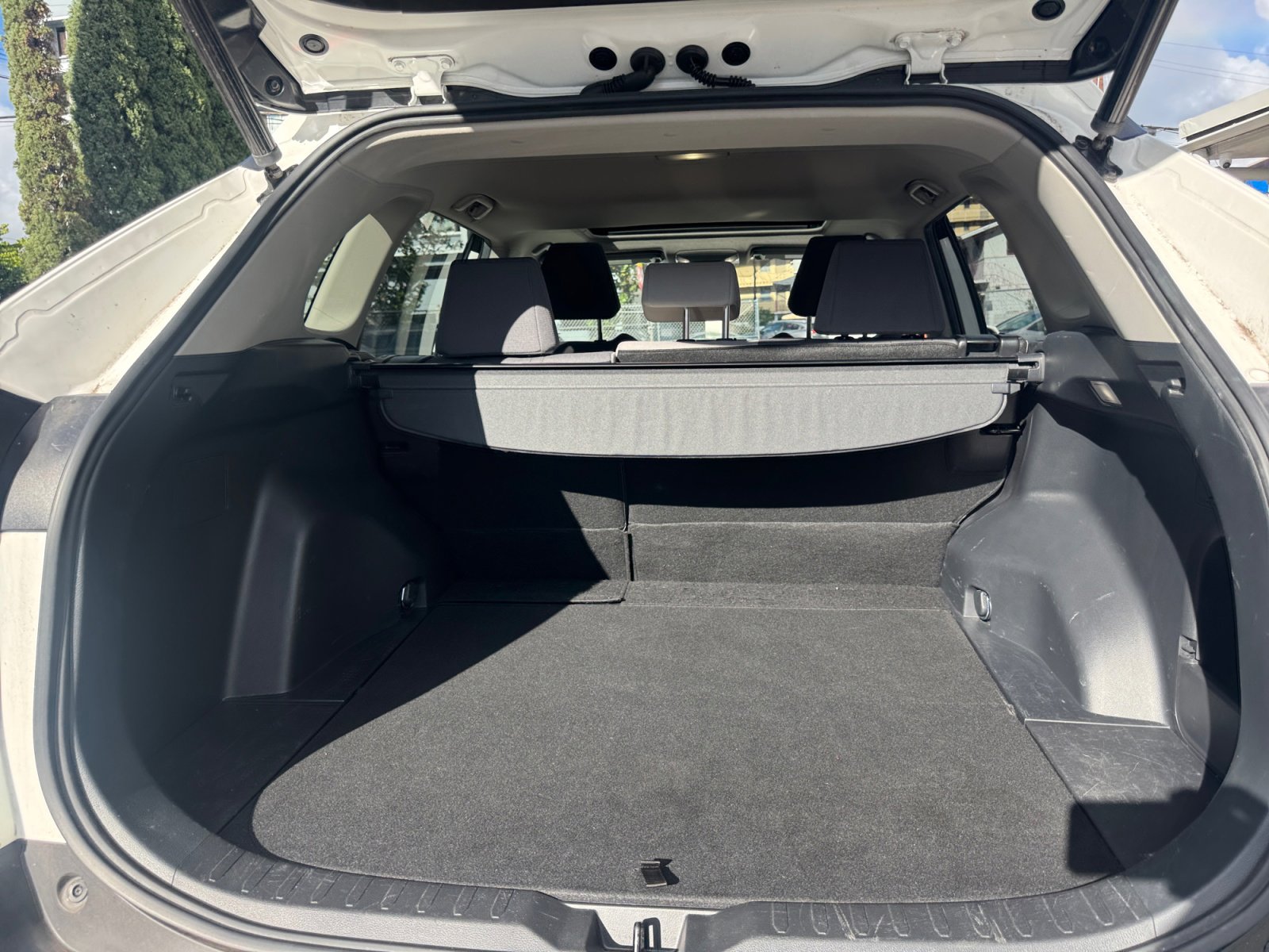 Used 2022 Toyota RAV4 XLE image 15