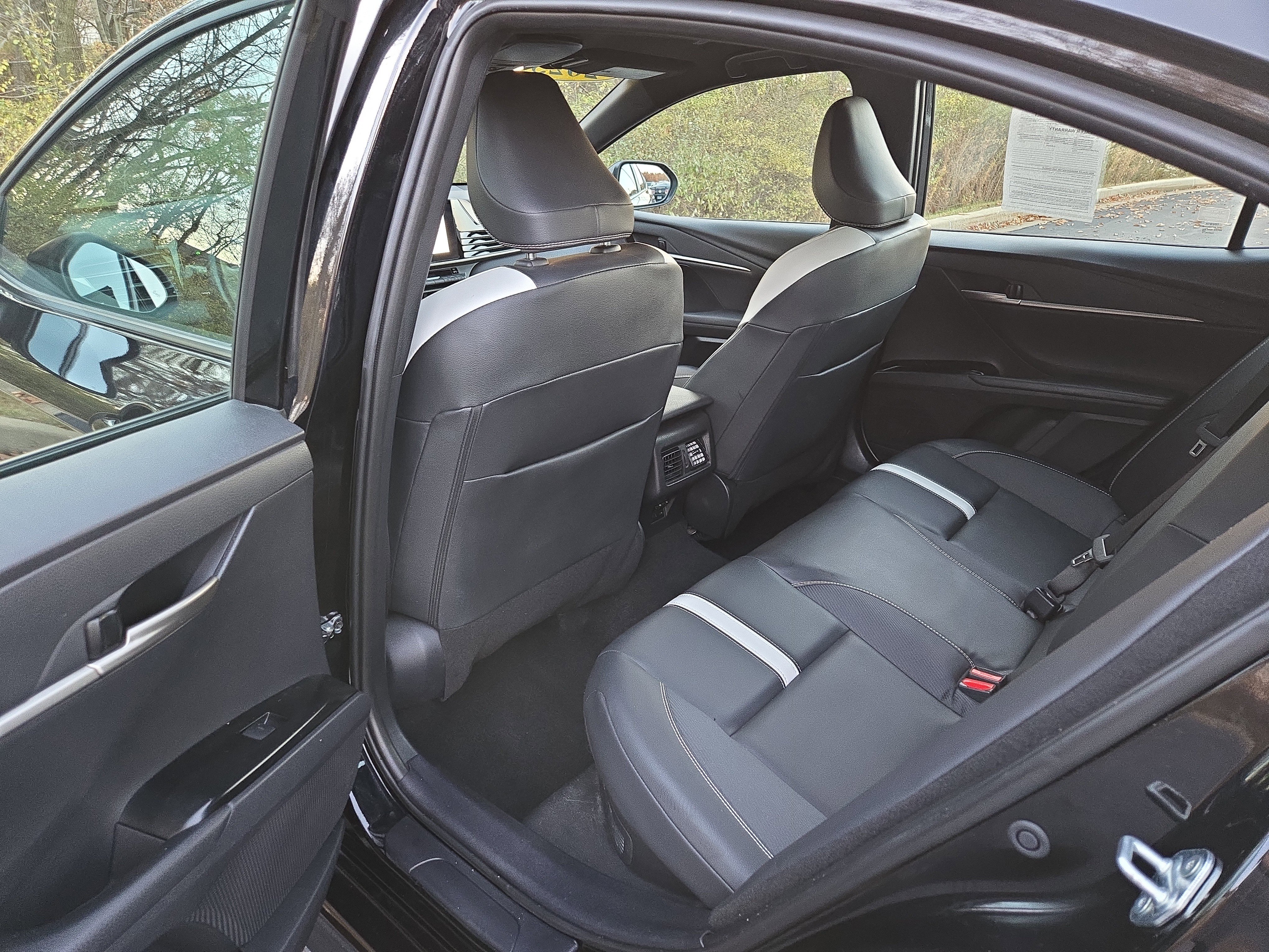 Used 2025 Toyota Camry LE image 25