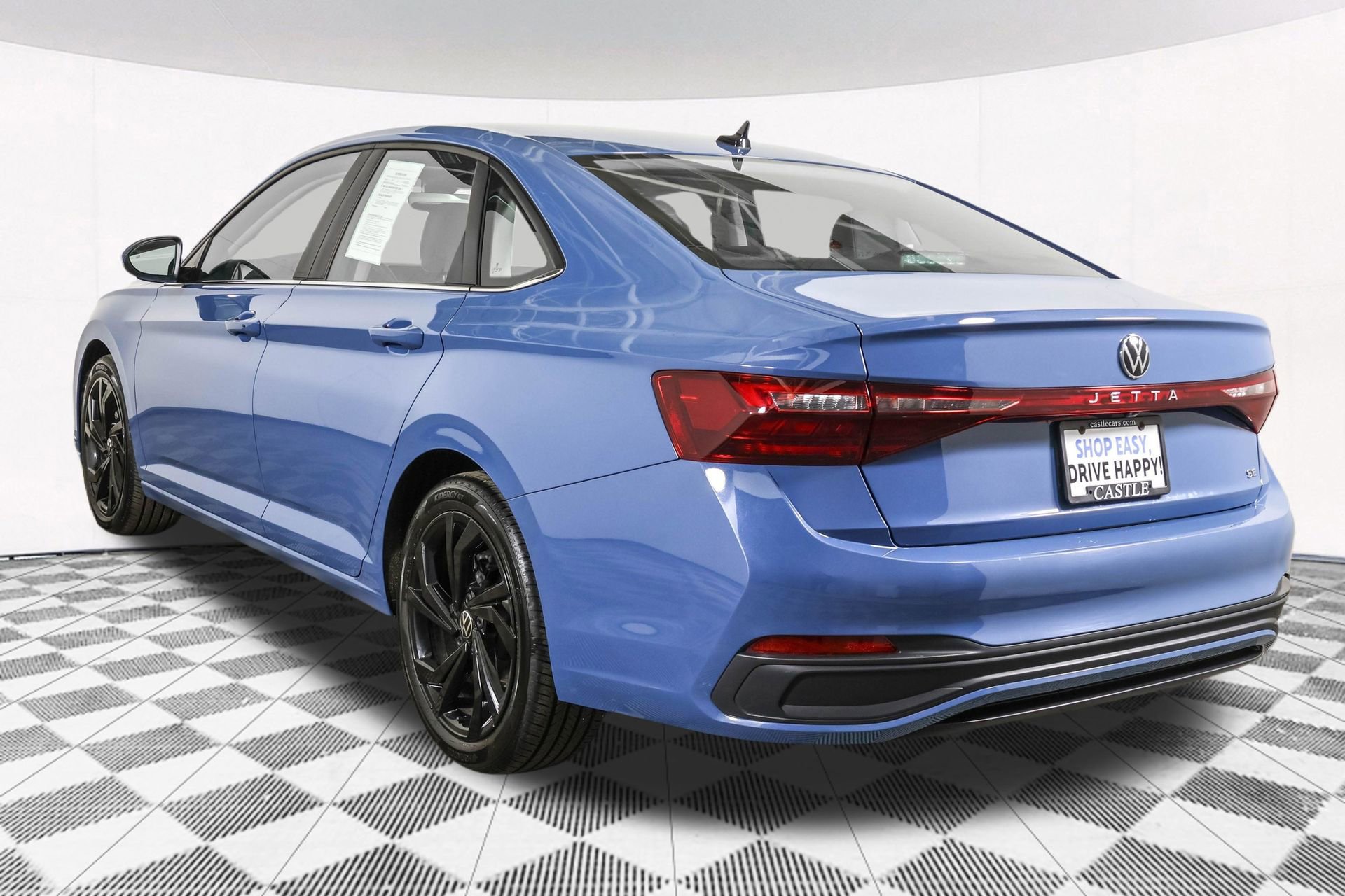 Used 2025 Volkswagen Jetta SE w/ Black Wheel Package image 17