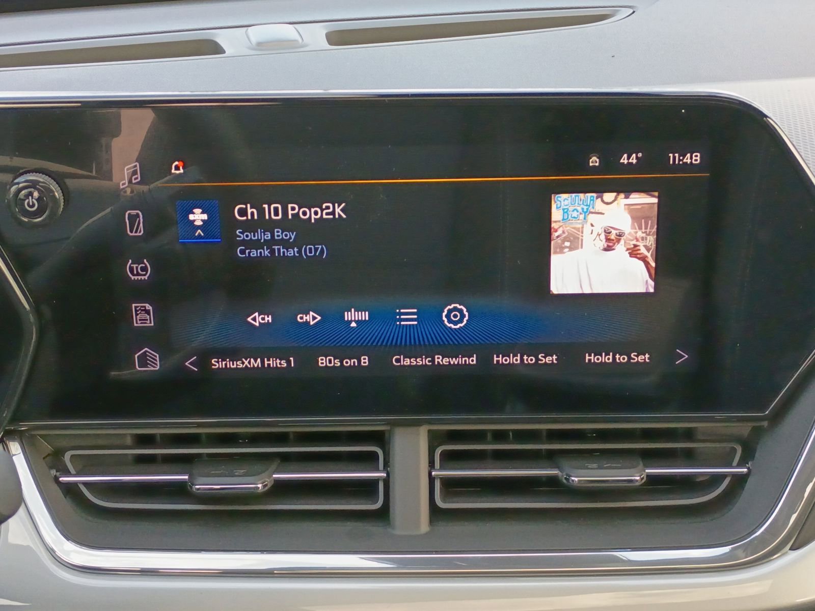 New 2026 Chevrolet Trax LT w/ Sunroof Package image 32