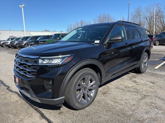 New 2026 Ford Explorer Active w/ Active Comfort Package image 3