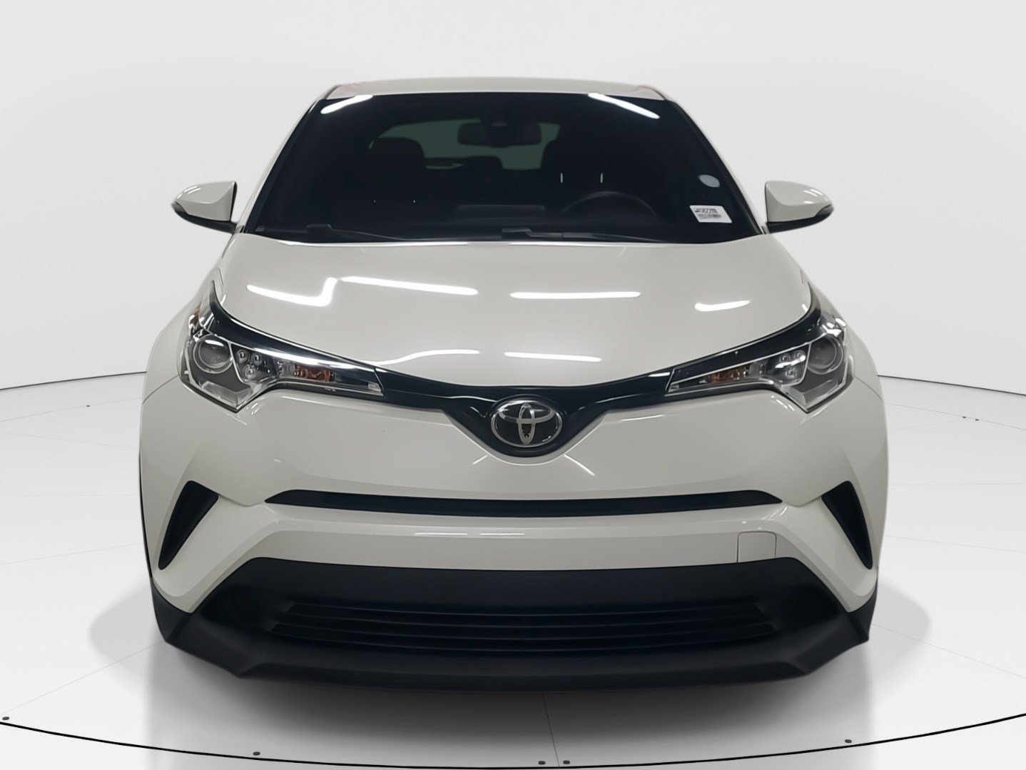 Used 2018 Toyota C-HR XLE image 3
