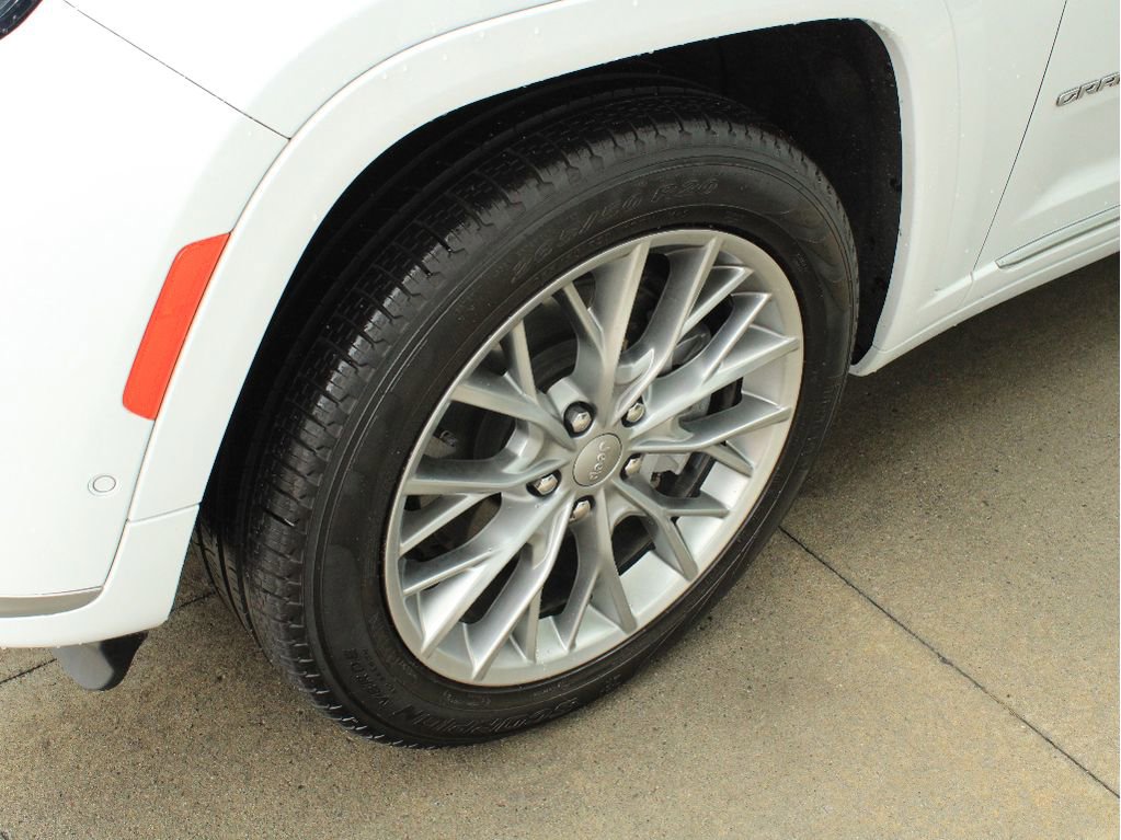 Certified 2025 Jeep Grand Cherokee L Summit image 38