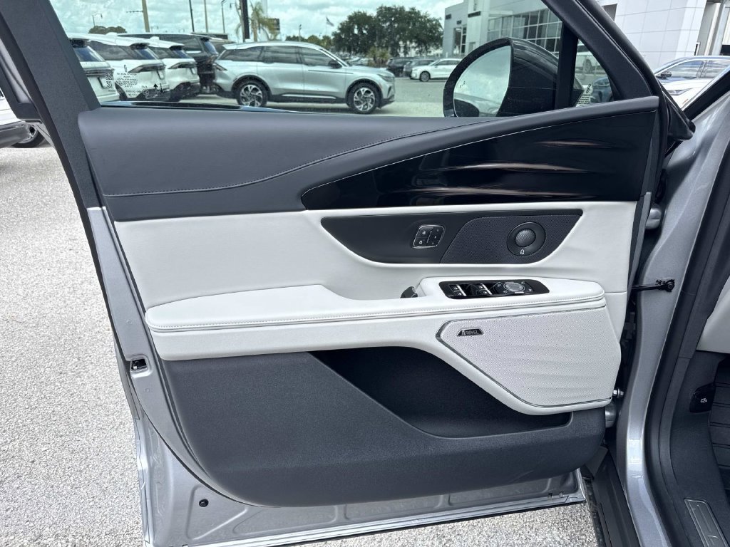 New 2026 Lincoln Nautilus Premier w/ Equipment Group 102A AWD/4WD image 18