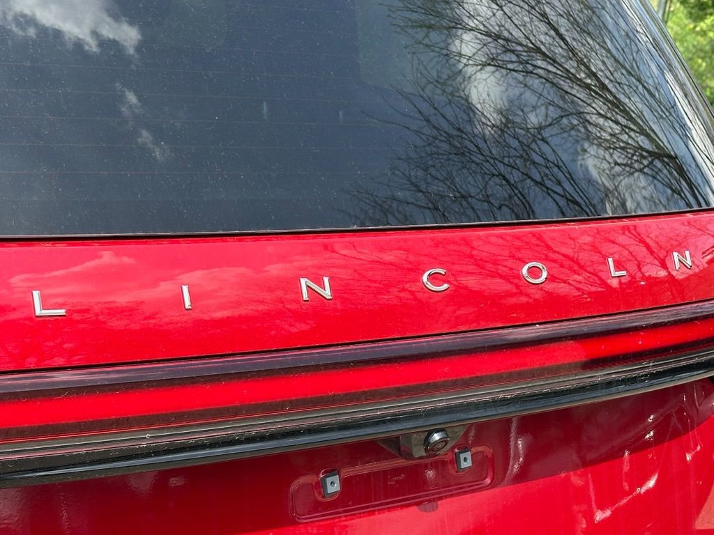 New 2026 Lincoln Aviator AWD w/ Jet Appearance Package image 28