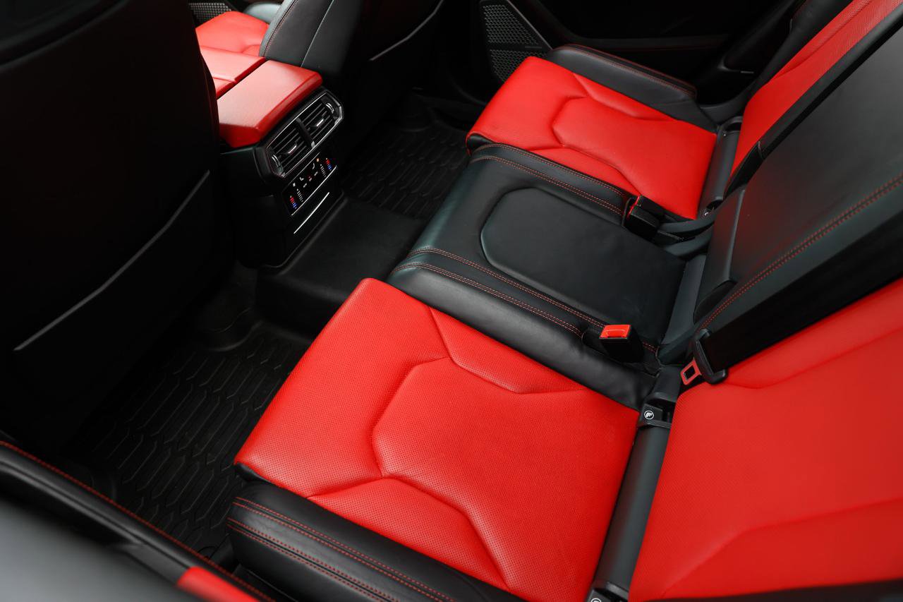 Used 2020 Lamborghini Urus image 12