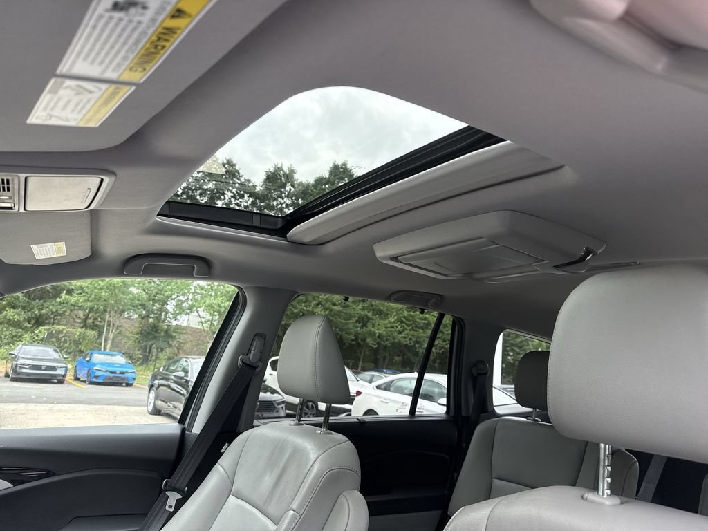 Used 2021 Honda Pilot Touring image 16