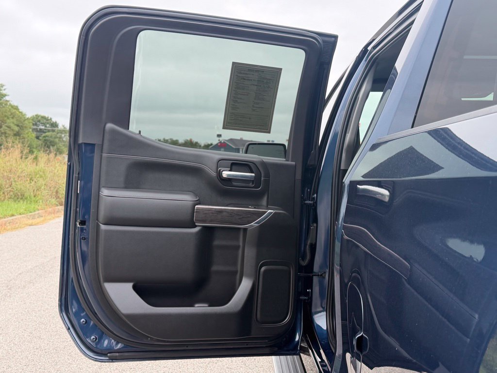 Used 2021 Chevrolet Silverado 1500 LTZ w/ LTZ Premium Package AWD/4WD image 37