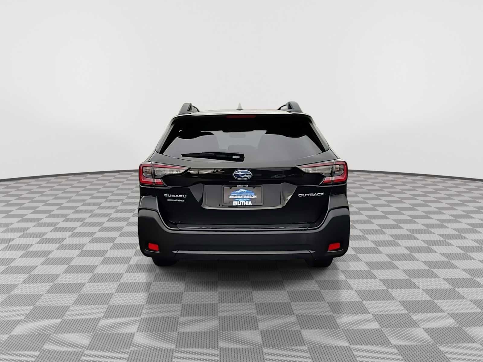 Used 2023 Subaru Outback Premium image 7