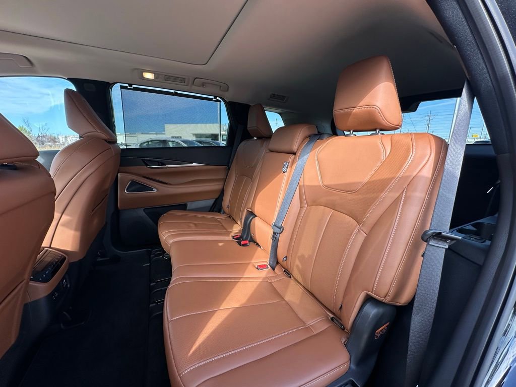 Used 2024 INFINITI QX60 Sensory w/ Vision Package image 20