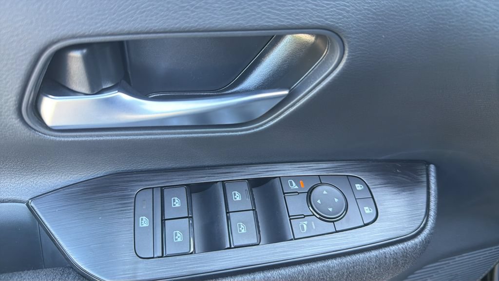 New 2026 Nissan Kicks SV w/ Cold Weather Package FWD image 18