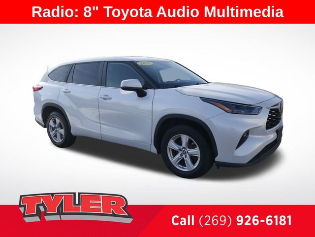 Used 2023 Toyota Highlander LE image 1