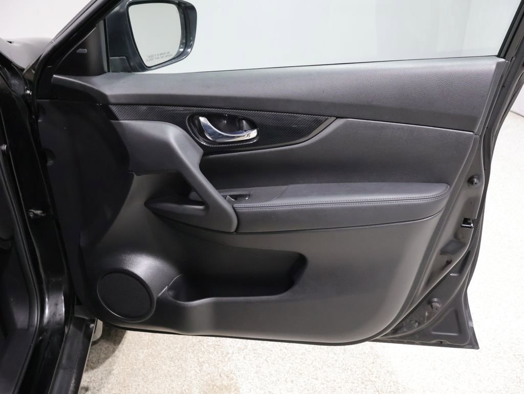 Used 2017 Nissan Rogue SL image 23