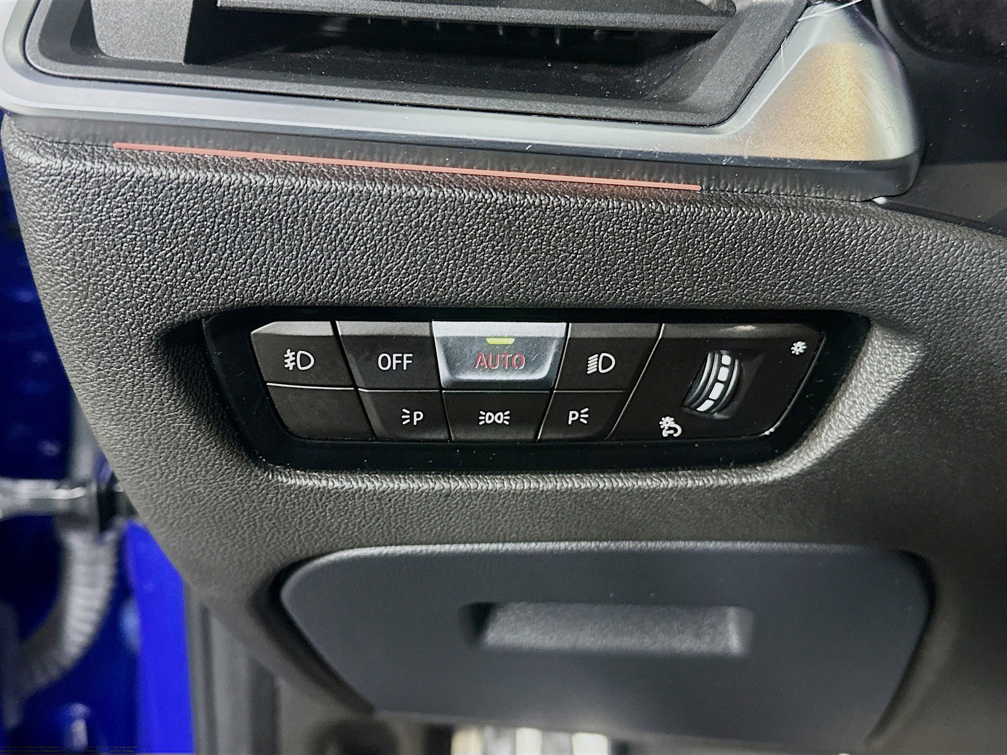 Used 2021 BMW 330i xDrive Sedan w/ M Sport Package image 32