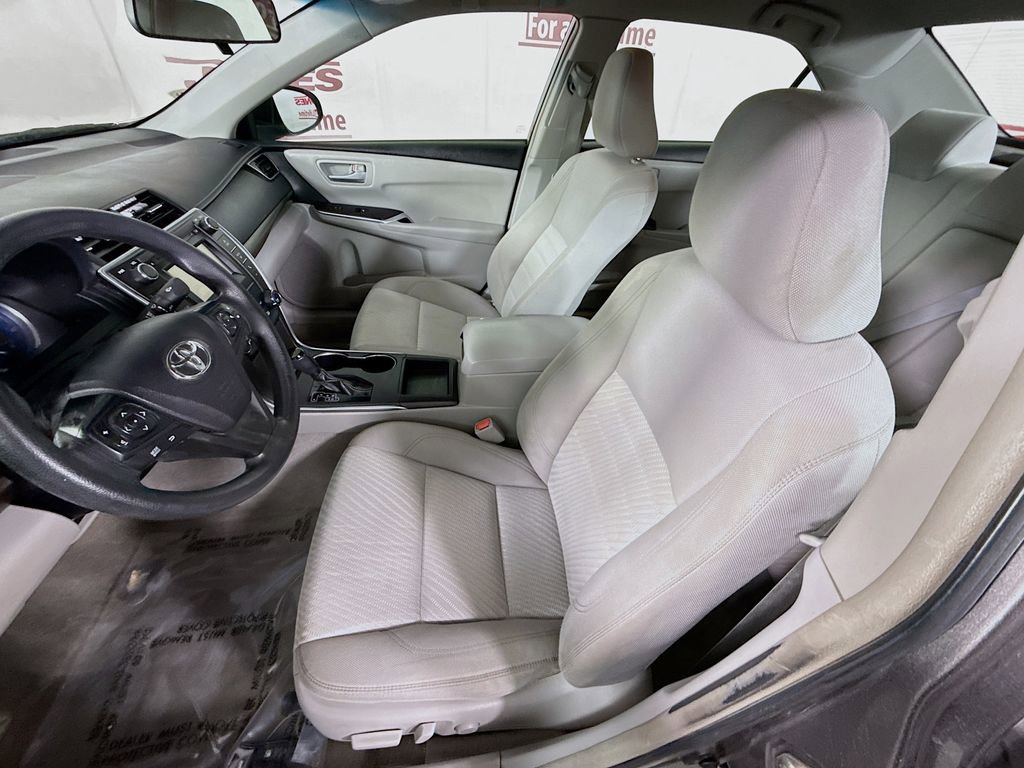 Used 2016 Toyota Camry LE FWD image 23
