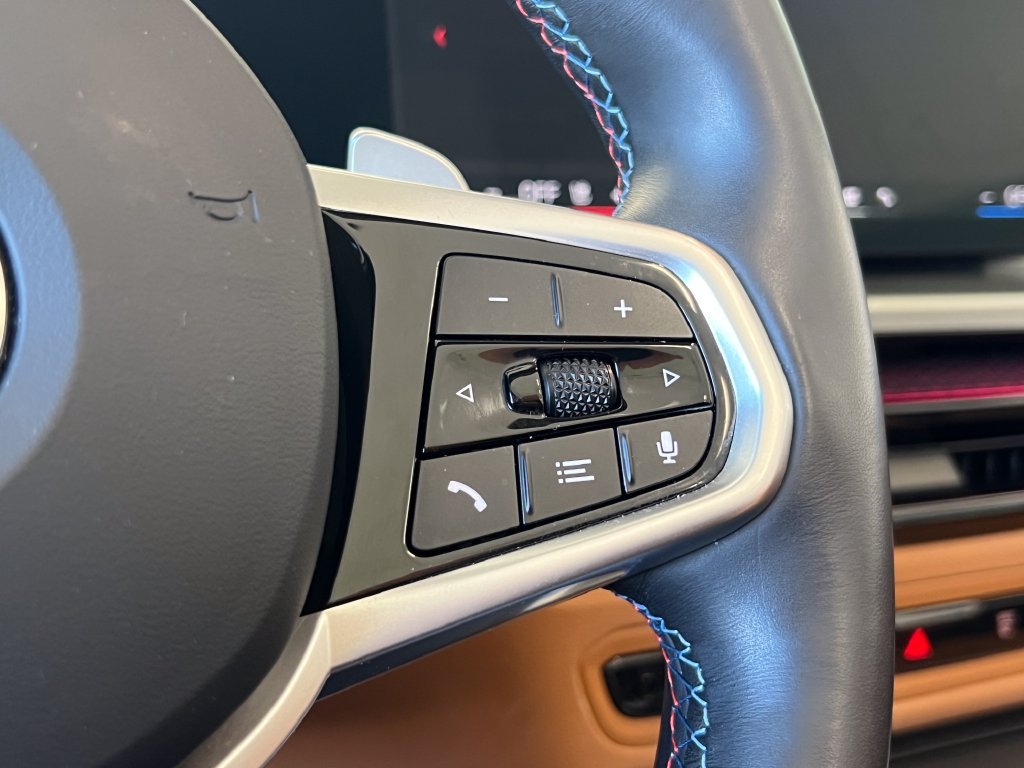Used 2025 BMW M440i Convertible RWD image 23