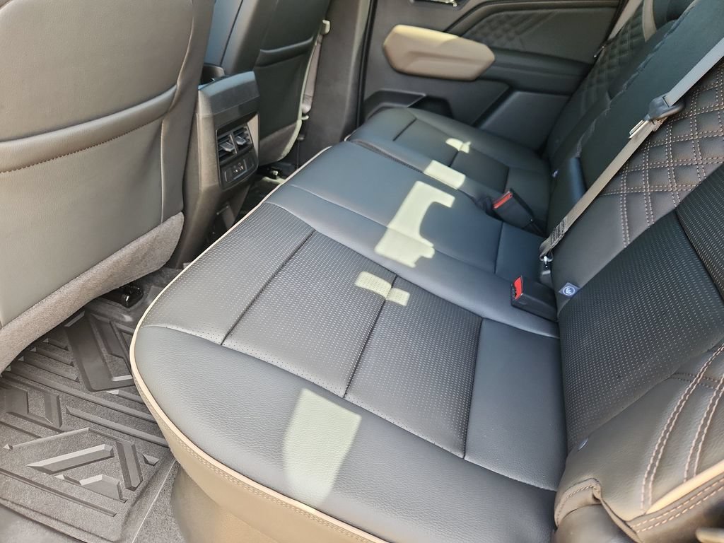 New 2026 GMC Canyon Denali AWD/4WD image 9