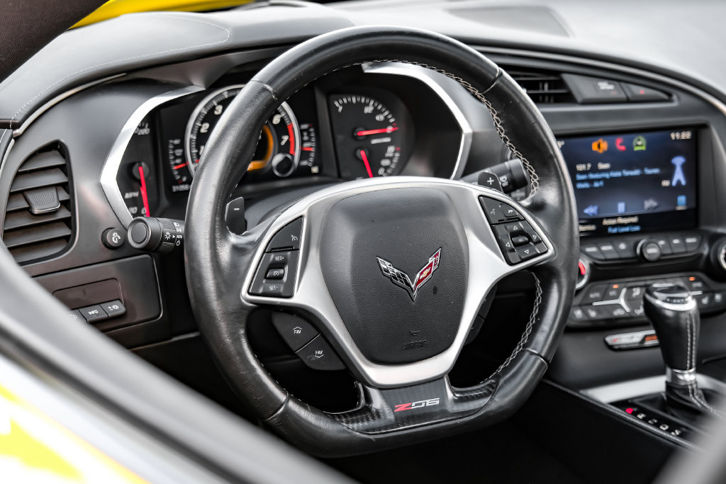 Used 2015 Chevrolet Corvette Z06 w/ 2LZ Preferred Equipment Group RWD image 13