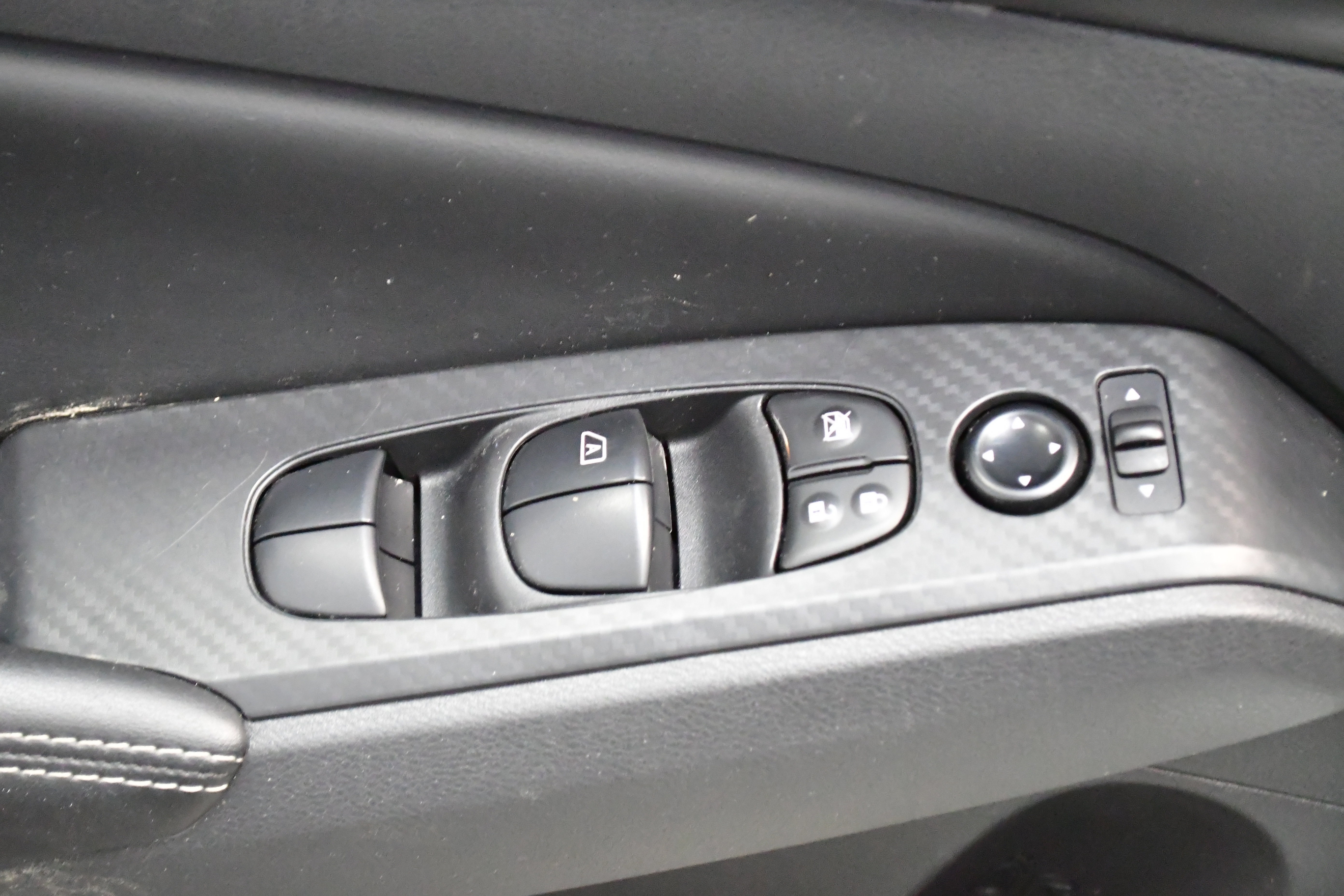 Used 2025 Nissan Altima 2.5 SV FWD image 15