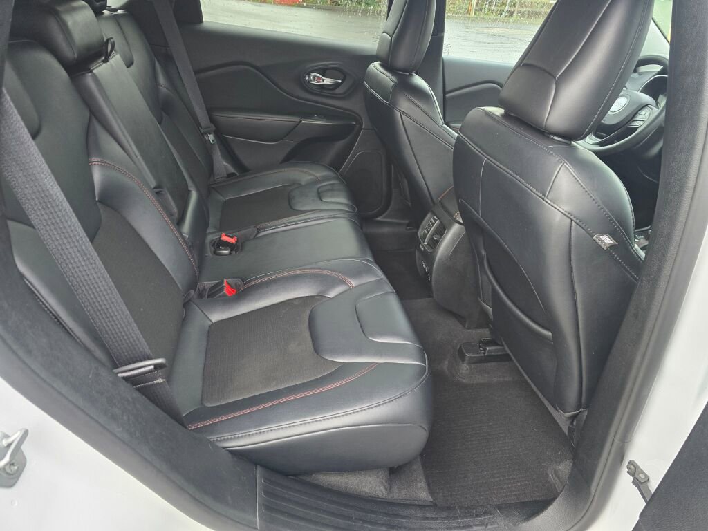 Used 2022 Jeep Cherokee Trailhawk w/ Trailer Tow Group image 13