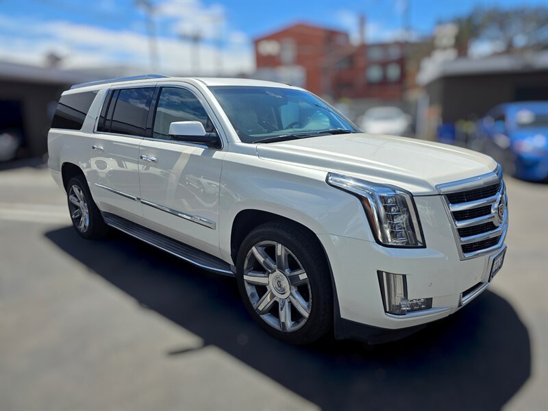 Used 2015 Cadillac Escalade ESV Luxury RWD image 4