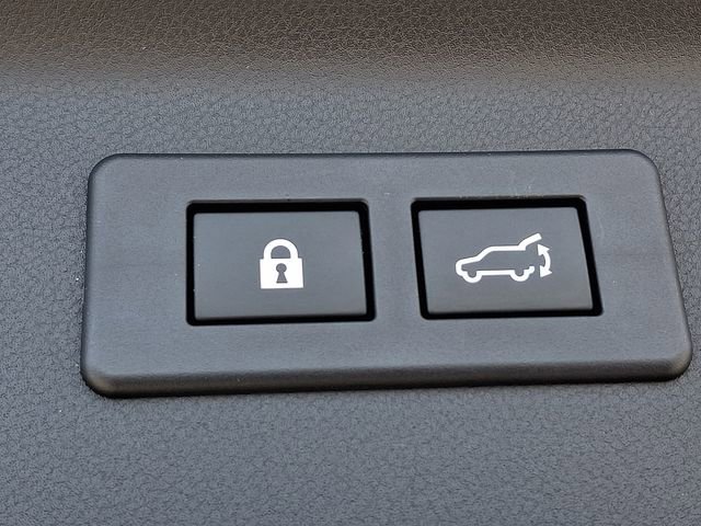 Certified 2025 Subaru Forester Premium image 30