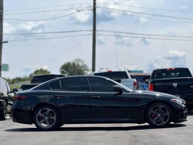 Used 2017 Alfa Romeo Giulia w/ Sport Appearance Package RWD image 4