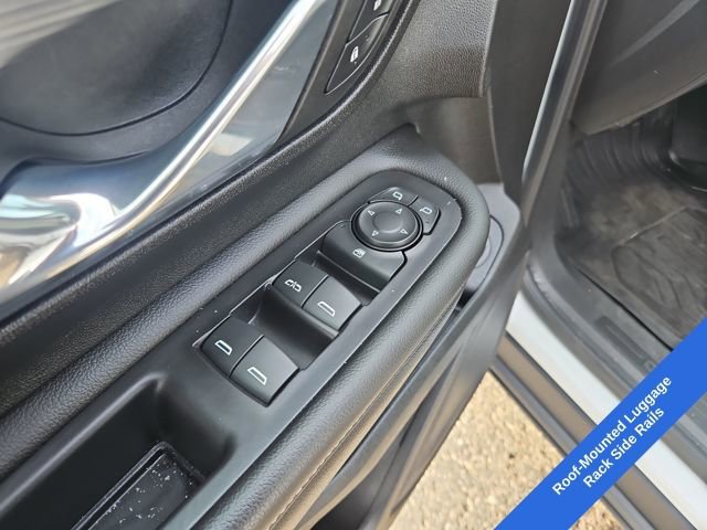 Used 2023 GMC Terrain SLE w/ Driver Convenience Package image 12