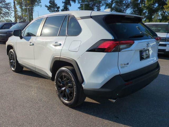 Used 2023 Toyota RAV4 LE FWD image 7