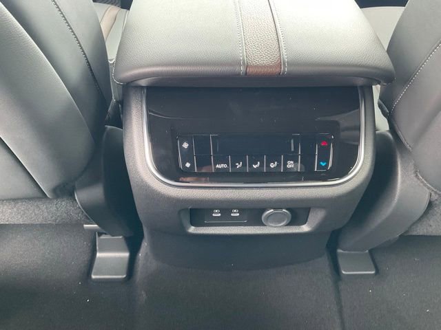 New 2026 Nissan Armada SL w/ Captain's Chari Seat Package AWD/4WD image 15