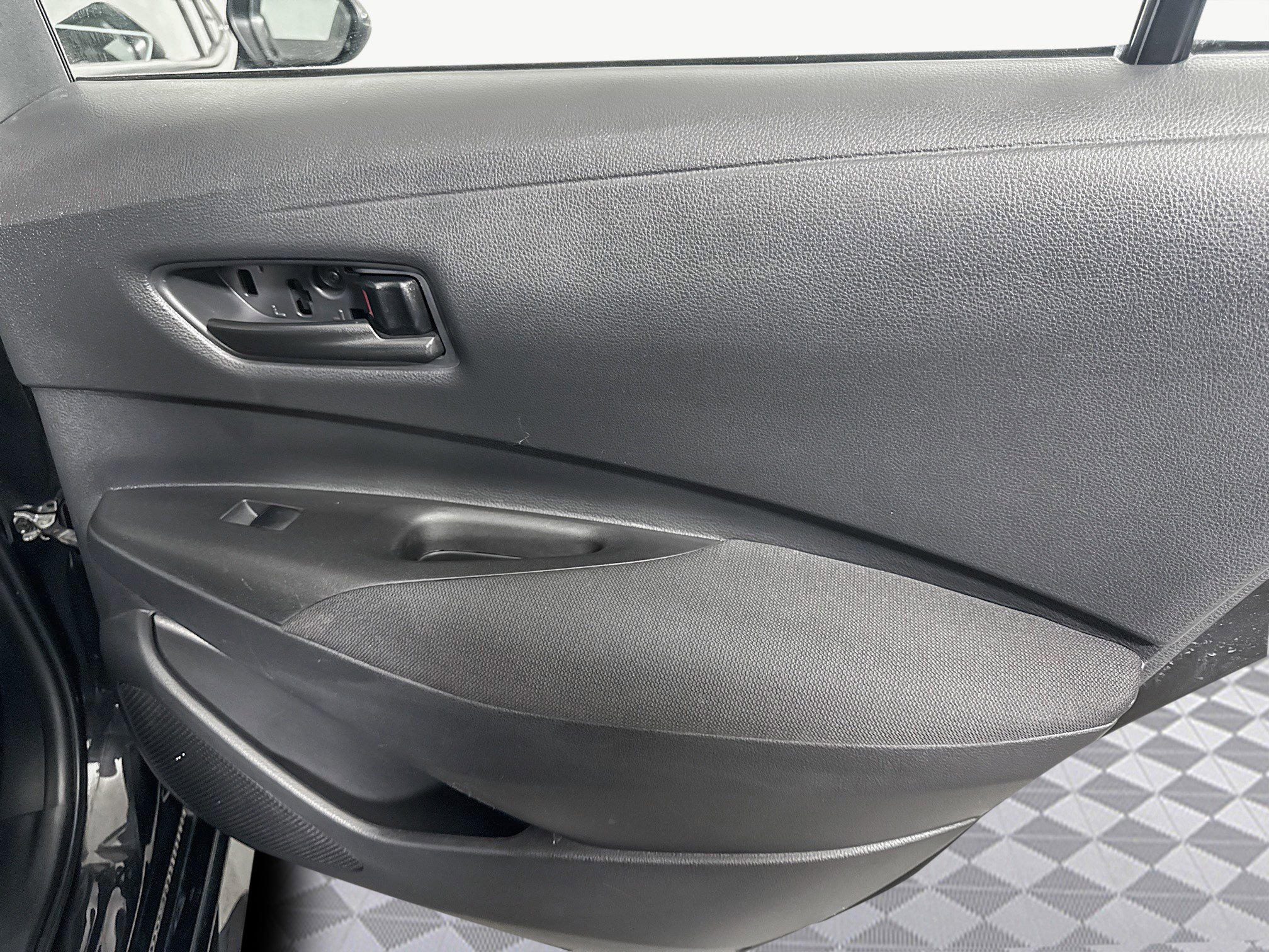 Used 2022 Toyota Corolla LE image 27