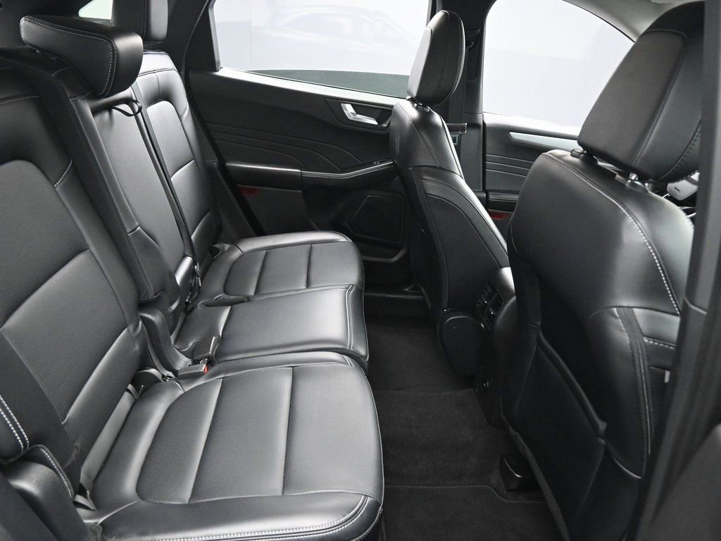 Used 2025 Ford Escape Platinum image 32
