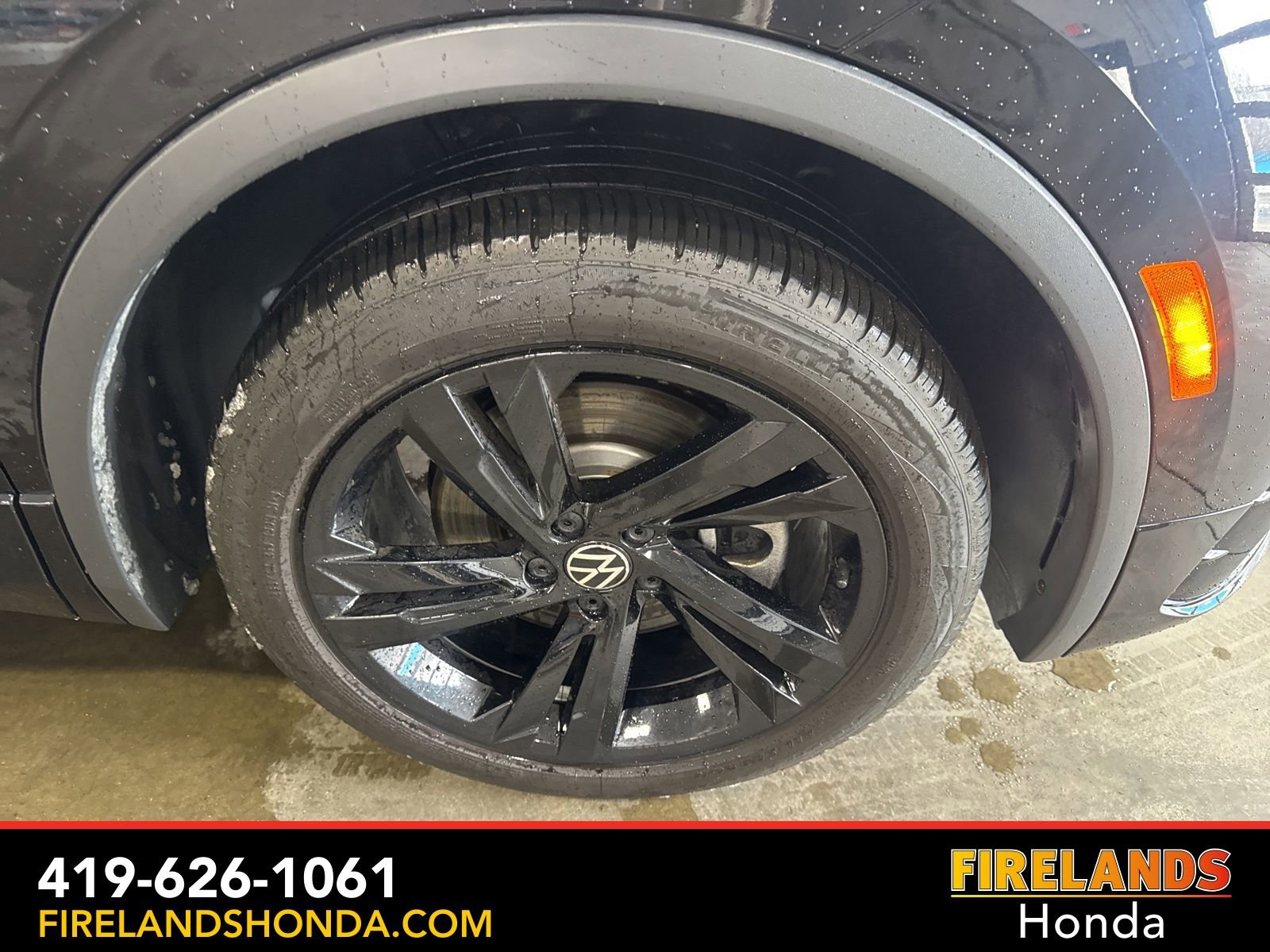 Used 2023 Volkswagen Tiguan SE R-Line image 35