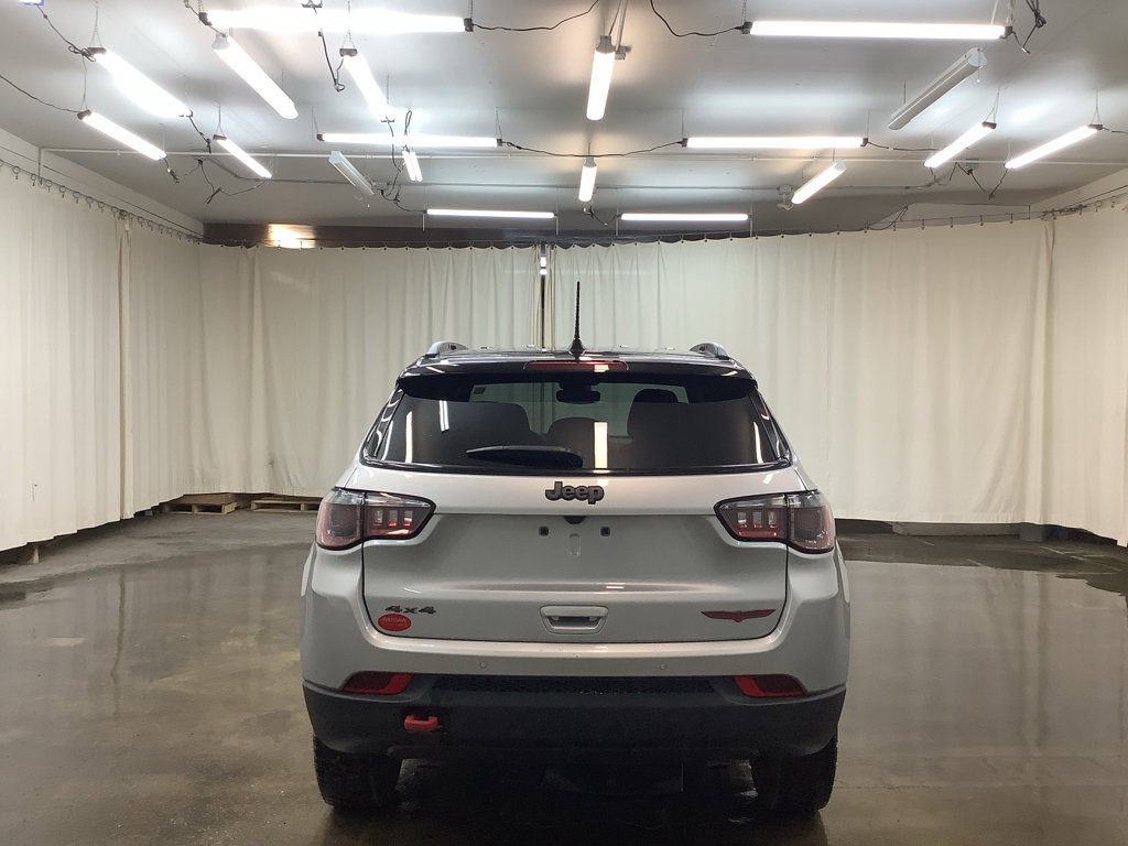 Used 2025 Jeep Compass Trailhawk AWD/4WD image 7