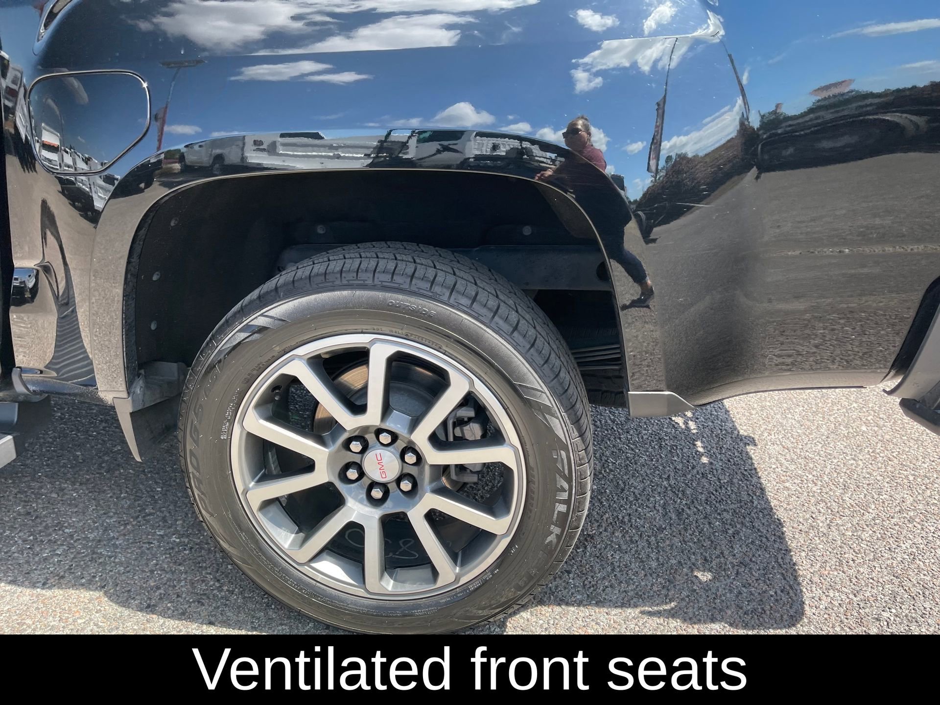 Used 2021 GMC Canyon Denali image 9