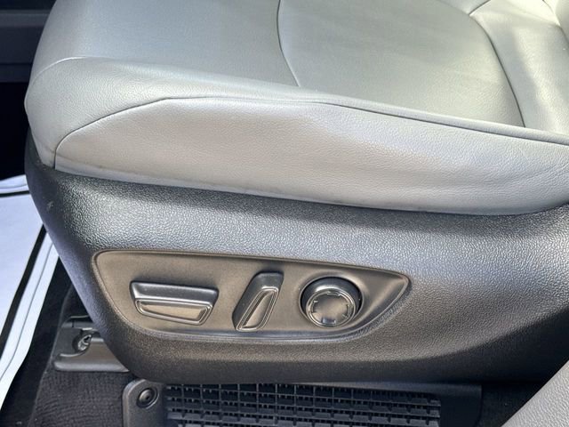 Used 2022 Toyota Sienna XLE w/ XLE Plus Package image 13